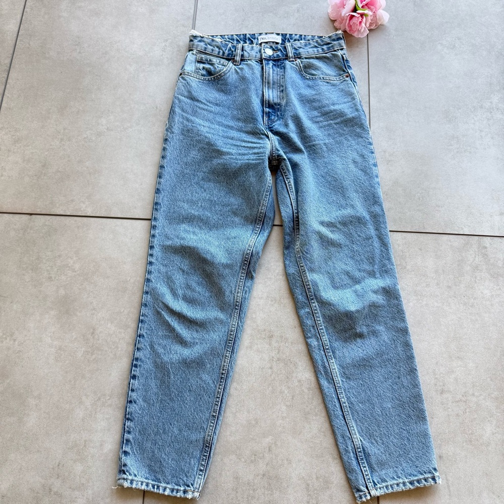 Zara Straight Legs Jeans Sz 4 Blue Denim High Rise 100% Cotton Logo Mid Wash